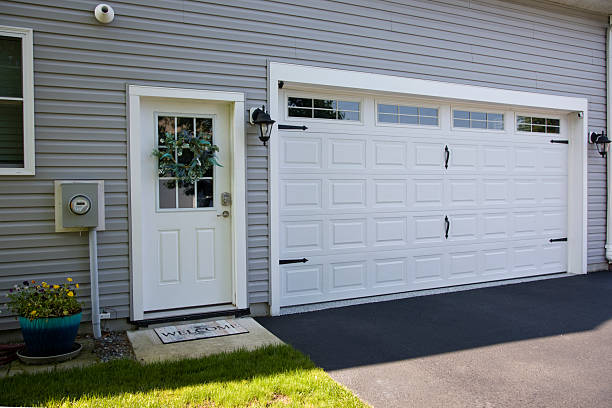 24/7 Emergency Garage Door Panel Replacement experts in Cass County County, IN